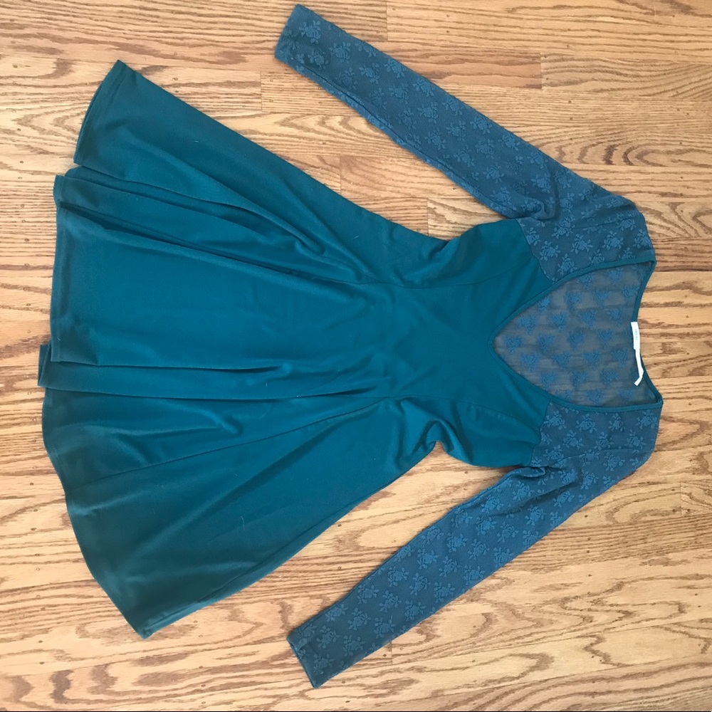 Green long sleeve dress